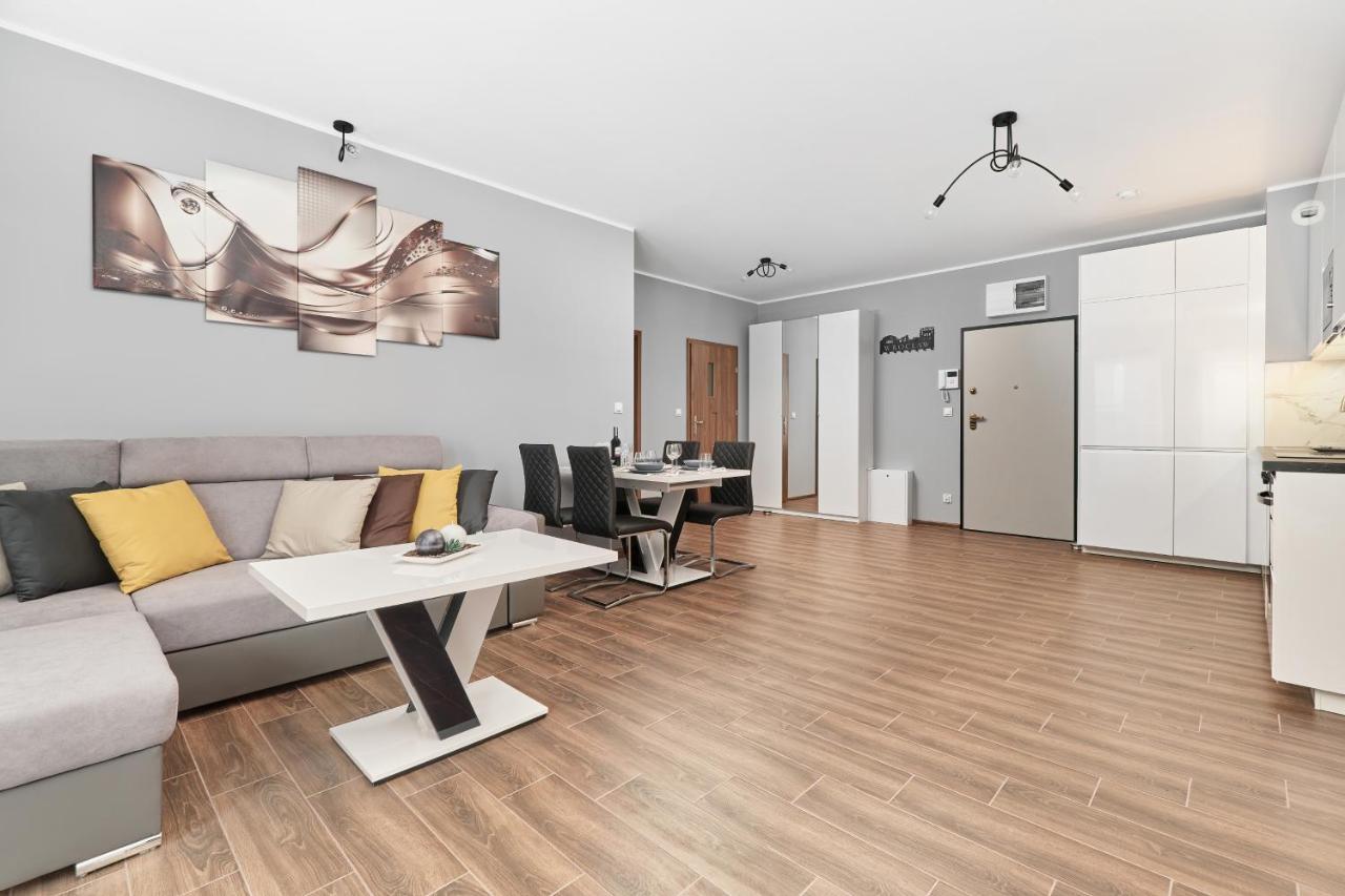 Apartments Wroclaw Jana Pawla II With Free Parking Wroclaw By Noclegi Renters Exteriör bild
