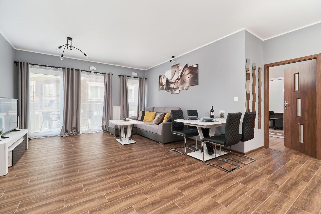 Apartments Wroclaw Jana Pawla II With Free Parking Wroclaw By Noclegi Renters Exteriör bild