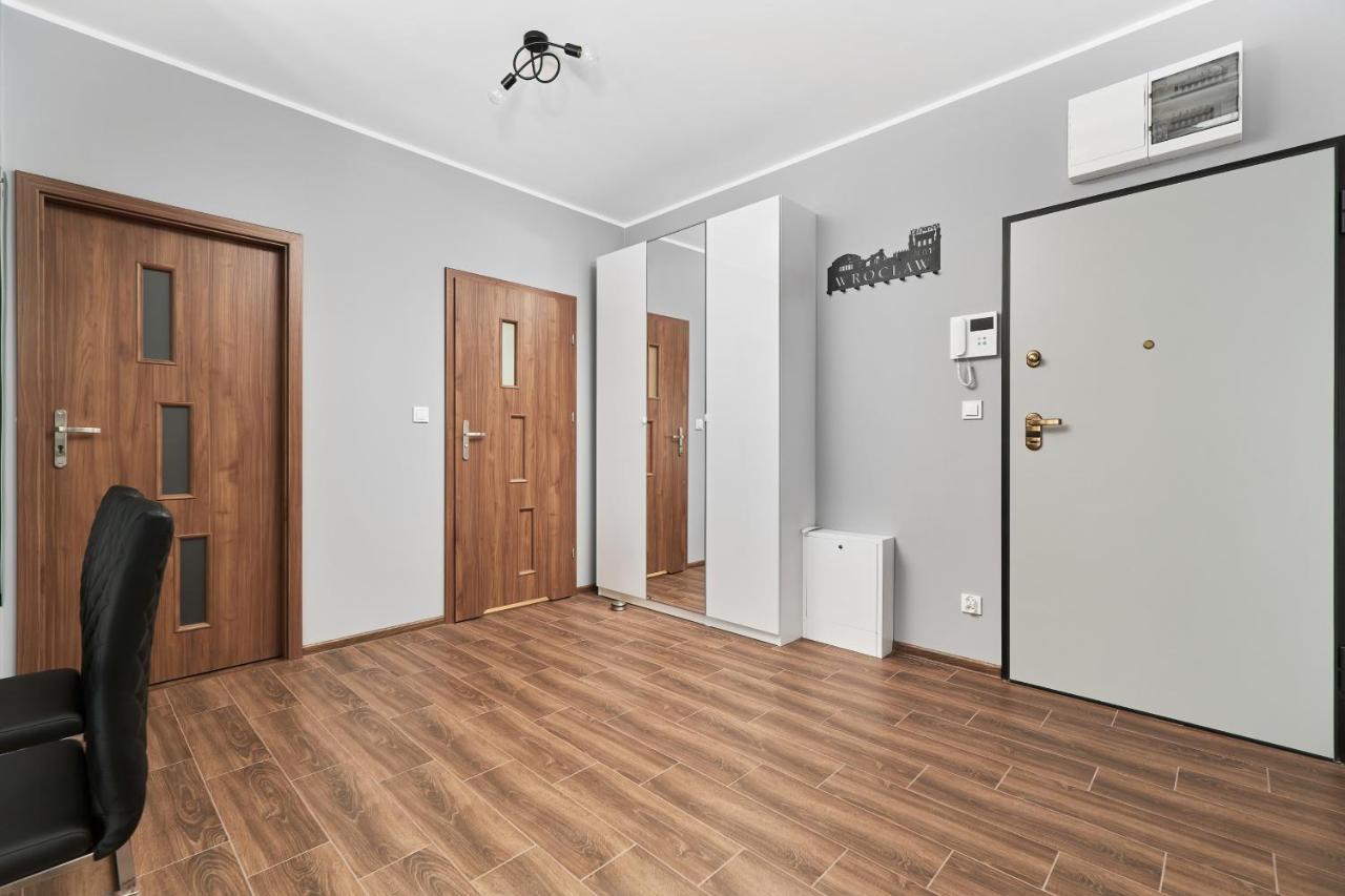 Apartments Wroclaw Jana Pawla II With Free Parking Wroclaw By Noclegi Renters Exteriör bild