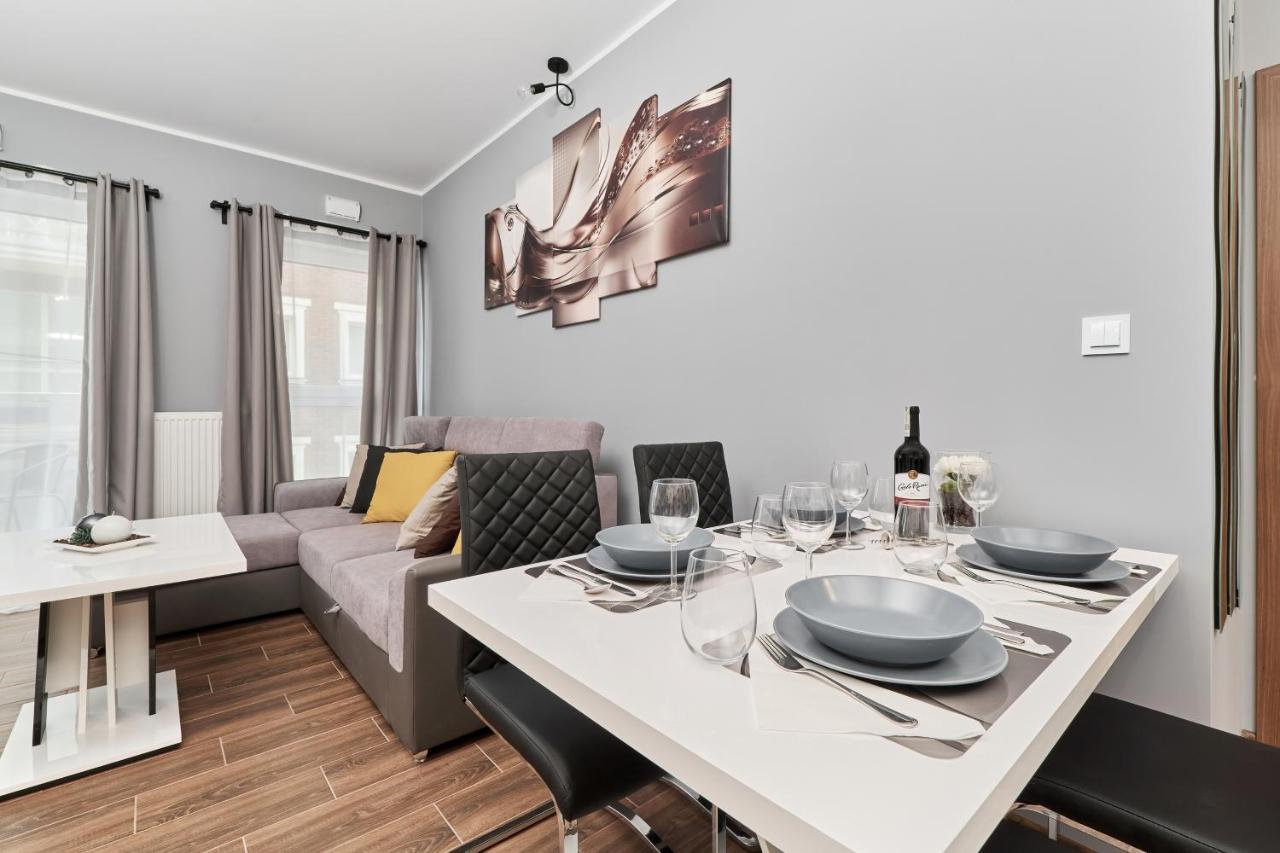 Apartments Wroclaw Jana Pawla II With Free Parking Wroclaw By Noclegi Renters Exteriör bild